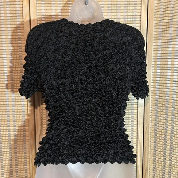 Vintage Y2K Black Cropped Silk Feel Stretchy Ruffled Short Sleeve Popcorn Shirt - Picture 10 of 14